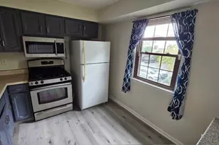 1709 Woodbridge Commons Way, Woodbridge Township, NJ 08830 - Photo 5