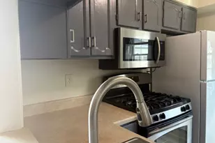 1709 Woodbridge Commons Way, Woodbridge Township, NJ 08830 - Photo 7