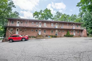 18 Pleasant View Ave, Bloomingdale, NJ 07403 - Photo 11