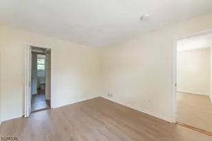 18 Pleasant View Ave, Bloomingdale, NJ 07403 - Photo 7