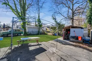 320 Pine St, Roselle, NJ 07203 - Photo 25