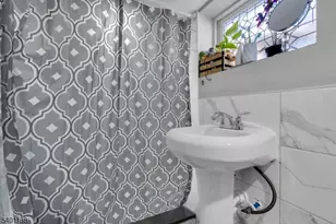 320 Pine St, Roselle, NJ 07203 - Photo 23