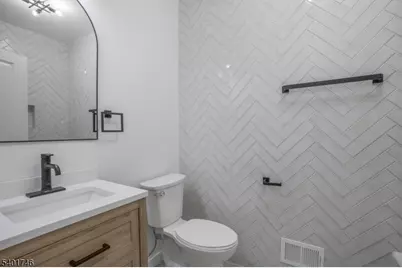 11 Voorhees St, Newark, NJ 07108 - Photo 17