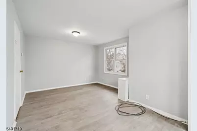 366 Oswald Pl, Union Township, NJ 07088 - Photo 5