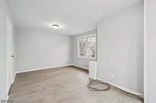 366 Oswald Pl, Union Township, NJ 07088 - Photo 5