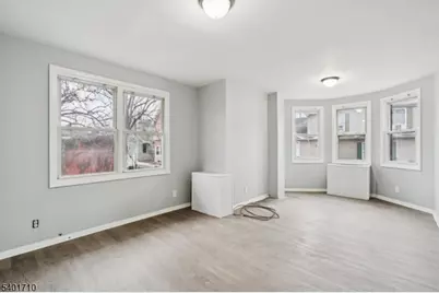 366 Oswald Pl, Union Township, NJ 07088 - Photo 3