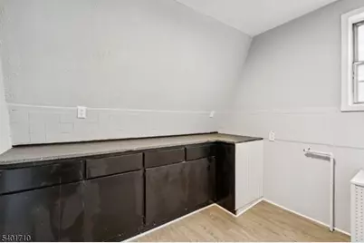 366 Oswald Pl, Union Township, NJ 07088 - Photo 15