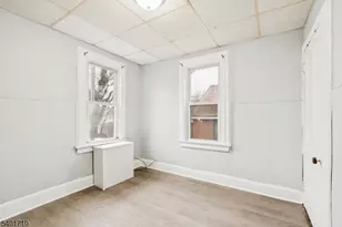 366 Oswald Pl, Union Township, NJ 07088 - Photo 7