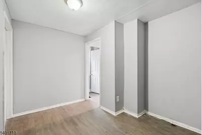 366 Oswald Pl, Union Township, NJ 07088 - Photo 19