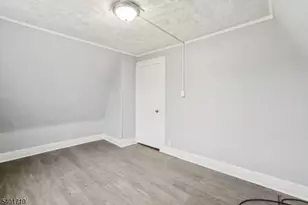 366 Oswald Pl, Union Township, NJ 07088 - Photo 17