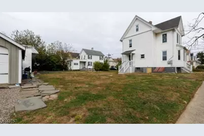 301 Duer St, North Plainfield, NJ 07060 - Photo 3