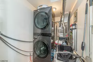 19 Crystal Ln, Paterson, NJ 07501 - Photo 7