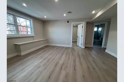 136 Elm St #202, Newark, NJ 07105 - Photo 3