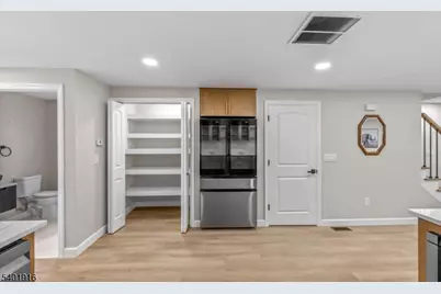 652 W Broad St, Westfield, NJ 07090 - Photo 9