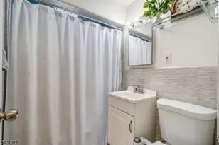 2611 N Wood Ave, Linden, NJ 07036 - Photo 23