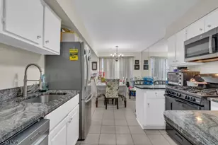 603 Green Hollow Dr, Woodbridge Township, NJ 08830 - Photo 7