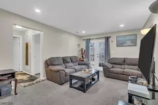 603 Green Hollow Dr, Woodbridge Township, NJ 08830 - Photo 3