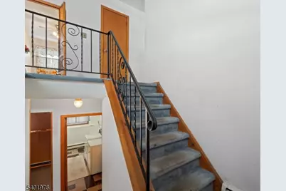 875 Rayhon Ter, Rahway, NJ 07065 - Photo 3