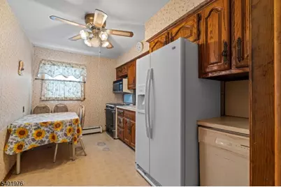 875 Rayhon Ter, Rahway, NJ 07065 - Photo 5