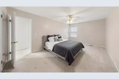 32 Rhea Run, Hampton Township, NJ 07860 - Photo 13