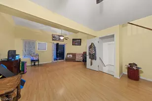 32 Rhea Run, Hampton Township, NJ 07860 - Photo 7