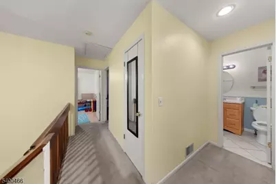 32 Rhea Run, Hampton Township, NJ 07860 - Photo 11