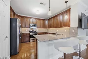 5301 Enclave Cir, Franklin Township, NJ 08873 - Photo 9