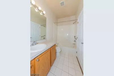 144 Stratford Dr #1045, Nutley, NJ 07110 - Photo 9