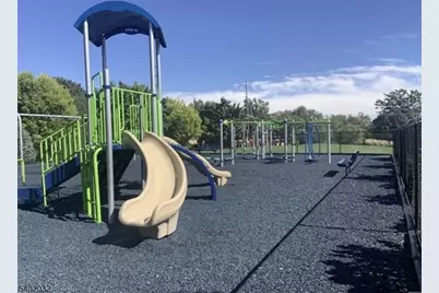 144 Stratford Dr #1045, Nutley, NJ 07110 - Photo 25