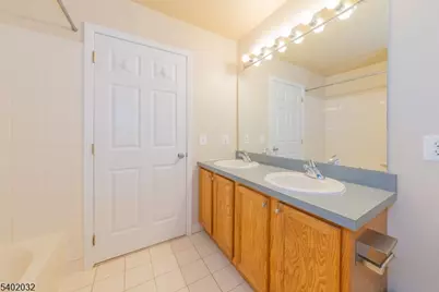 144 Stratford Dr #1045, Nutley, NJ 07110 - Photo 17