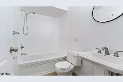 16 E Kinney St, Newark, NJ 07102 - Photo 11