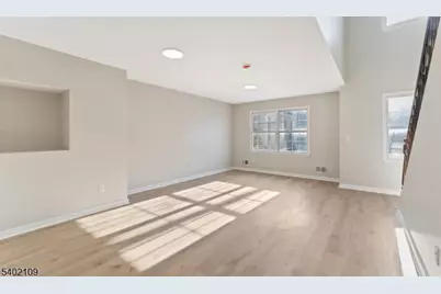 16 E Kinney St, Newark, NJ 07102 - Photo 5