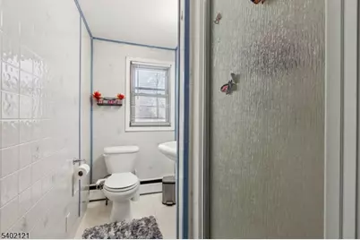 41 Pinetree Dr, Sayreville Boro, NJ 08859 - Photo 17