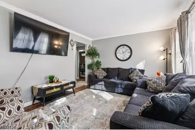 41 Pinetree Dr, Sayreville Boro, NJ 08859 - Photo 3