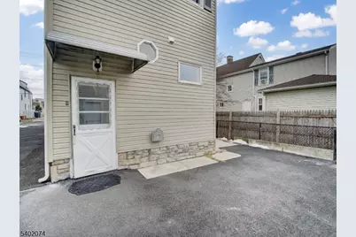 27 Honiss St, Belleville, NJ 07109 - Photo 3