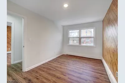 27 Honiss St, Belleville, NJ 07109 - Photo 5