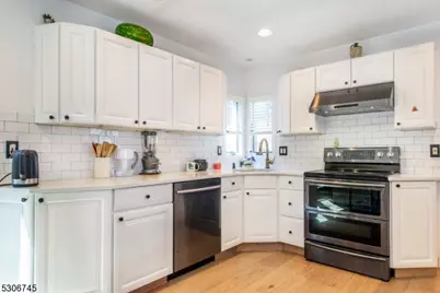 240 Princeton Ave, Rahway, NJ 07065 - Photo 9