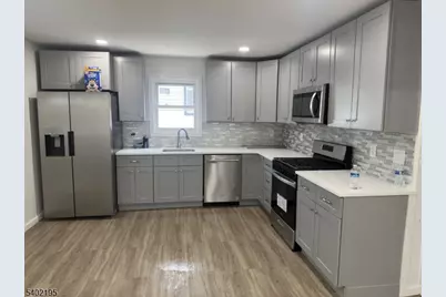 74 Bellevue Ave, Elmwood Park, NJ 07407 - Photo 9