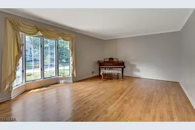 34 Woodmere Dr, Summit, NJ 07901 - Photo 3