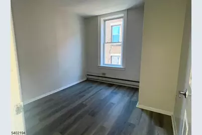 10 Hilliard Ave #4, Edgewater, NJ 07020 - Photo 5