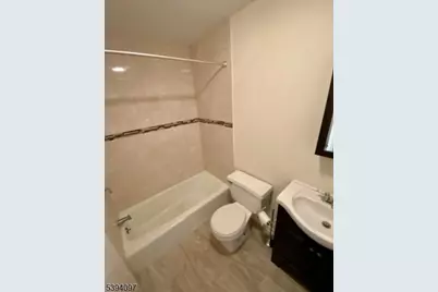 97 Walnut St #2B, Montclair, NJ 07042 - Photo 7