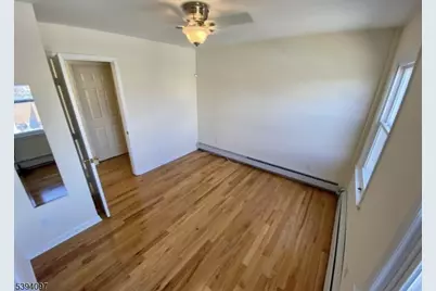 97 Walnut St #2B, Montclair, NJ 07042 - Photo 5