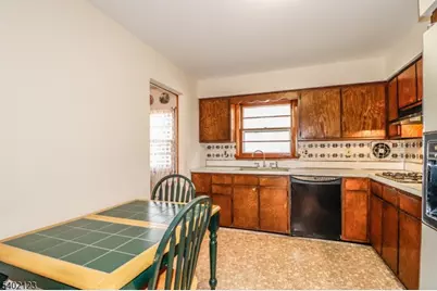 34 E Prescott Ave, Woodbridge Township, NJ 07067 - Photo 11