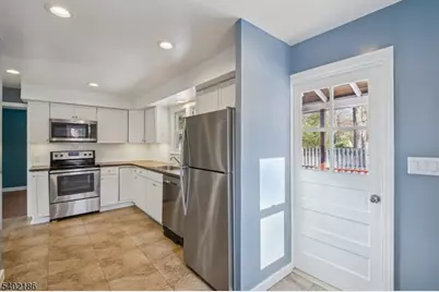 4 Cabot Ln, Kinnelon, NJ 07405 - Photo 3