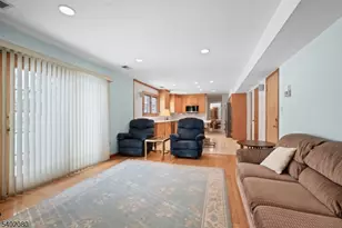 8 Liberty Ln, Franklin Township, NJ 08873 - Photo 17