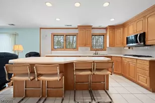 8 Liberty Ln, Franklin Township, NJ 08873 - Photo 11