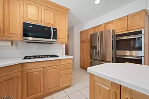 8 Liberty Ln, Franklin Township, NJ 08873 - Photo 13