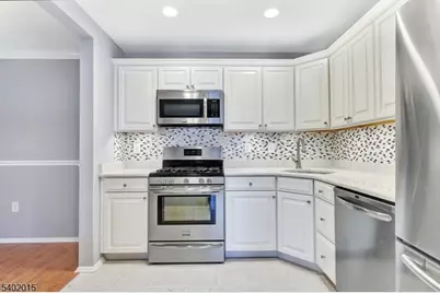 807 Breckenridge Dr, Branchburg Township, NJ 08876 - Photo 9