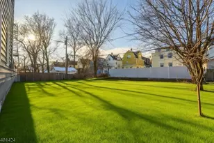 189 N Oraton Pkwy, East Orange, NJ 07017 - Photo 31