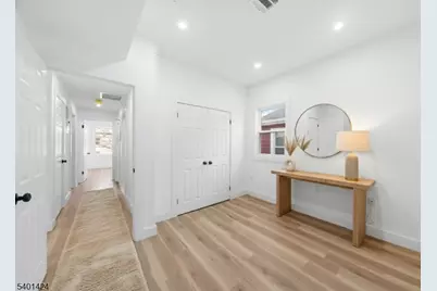 189 N Oraton Pkwy, East Orange, NJ 07017 - Photo 9